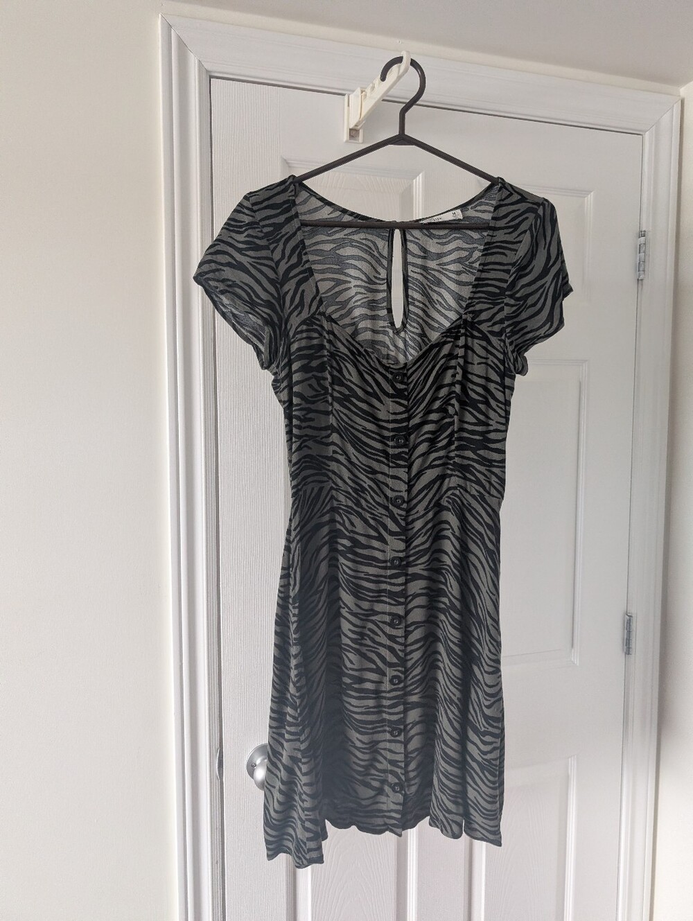 Hollister Black and Gray Zebra Print Short Sleeve Dress